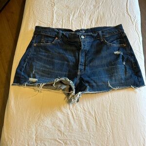 Old navy shorts size 20. Perfect for summer
